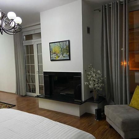 North Star Hostel Shkodër Esterno foto