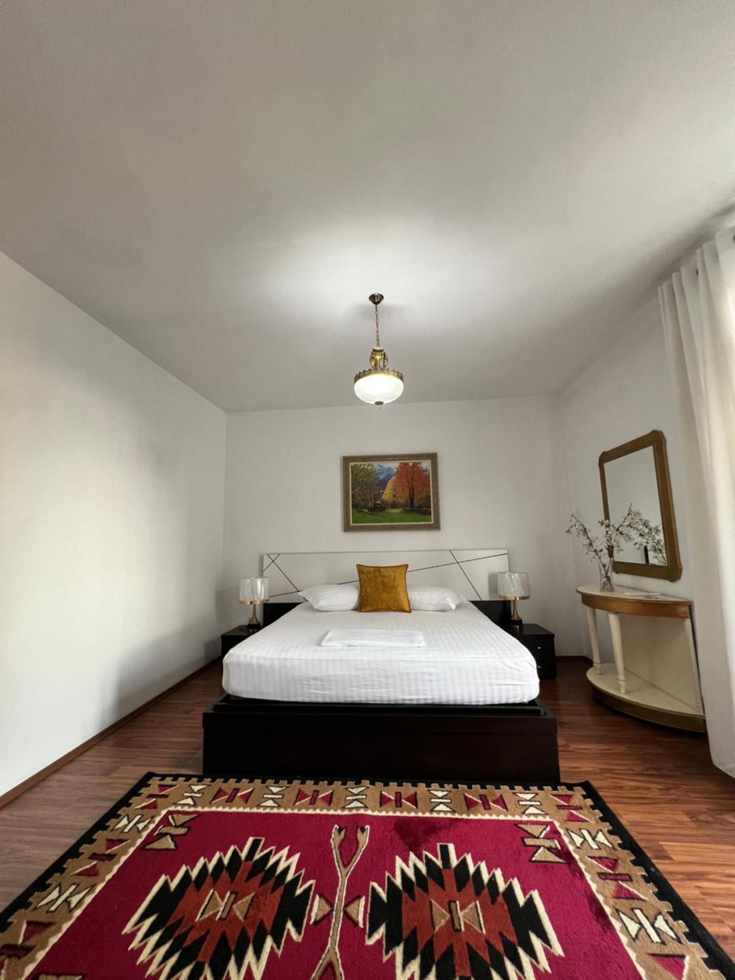 North Star Hostel Shkodër Esterno foto
