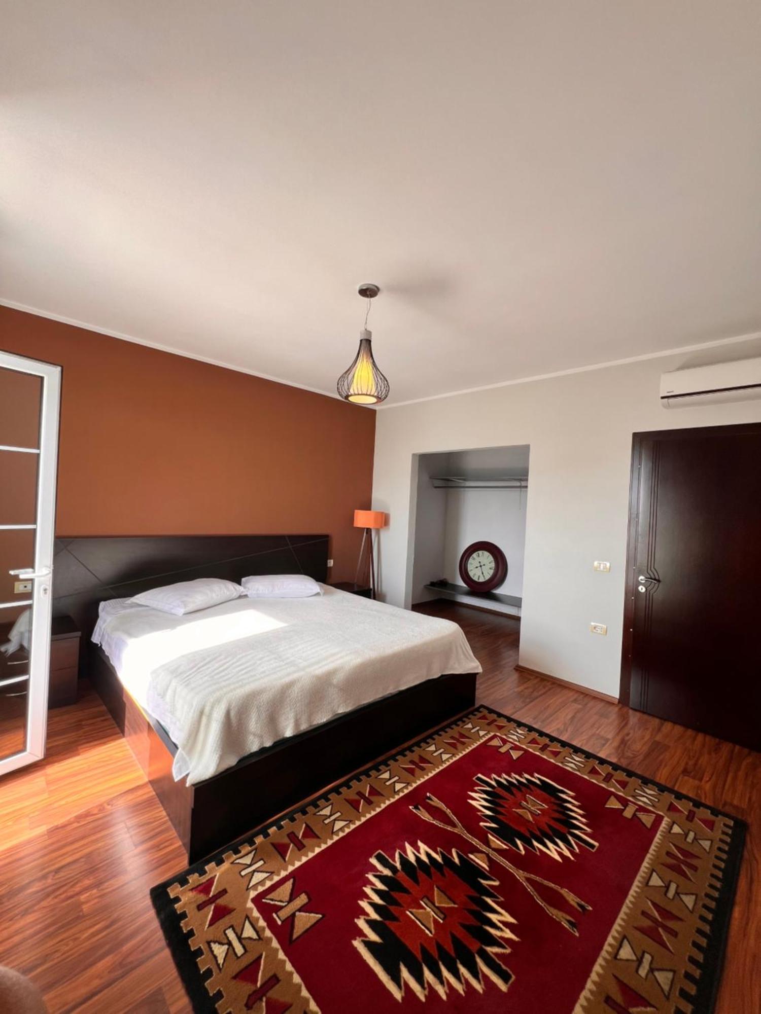 North Star Hostel Shkodër Esterno foto