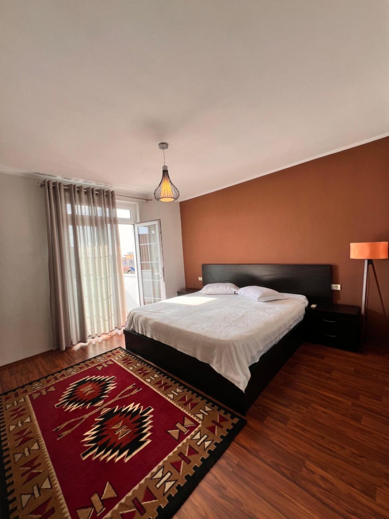 North Star Hostel Shkodër Esterno foto